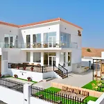 R61 Sunrise Chalet