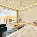 R61 Sunrise Chalet